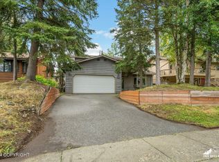 8861 Rendon Dr, Anchorage, AK 99507