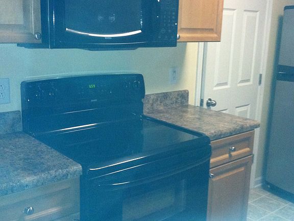 5th image of 395 Devon Chase Hl Unit 4401