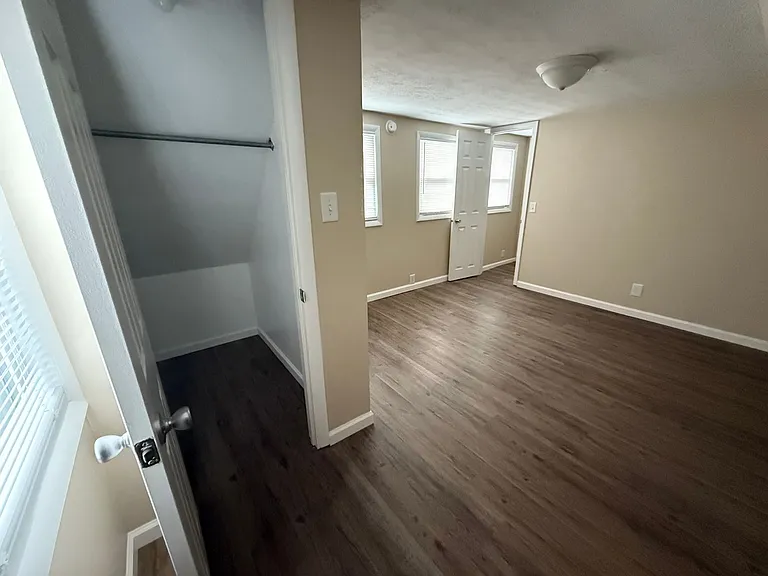 223 S McKinley Ave — Photo 7