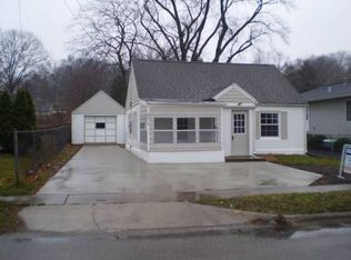 2613 Johnson Ave NW, Cedar Rapids, IA 52405