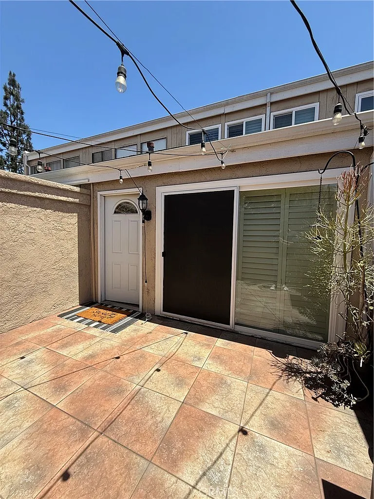 1 bed, 756 sqft, $2,600 — Photo 2