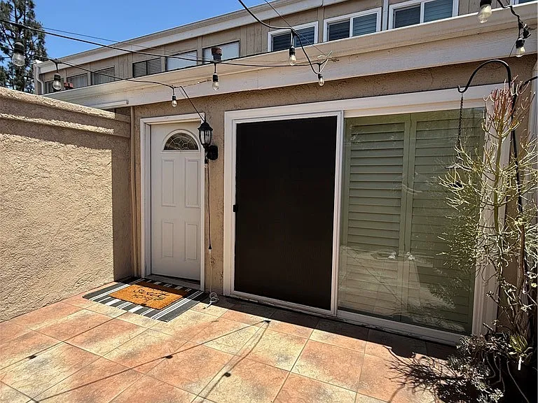 2900 Madison Ave — Photo 2