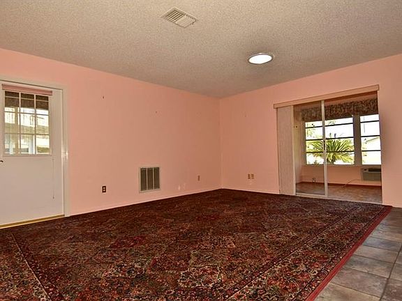 5th image of 1905 E Canterbury Ln #2