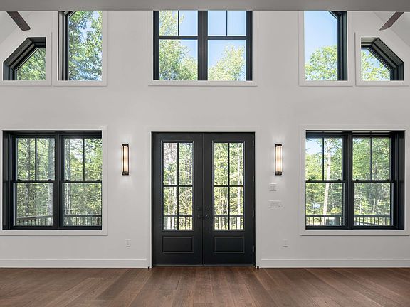 4th image of 141 Logging Road