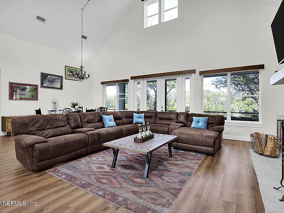 4th image of 312 S LA CRESCENTA Drive
