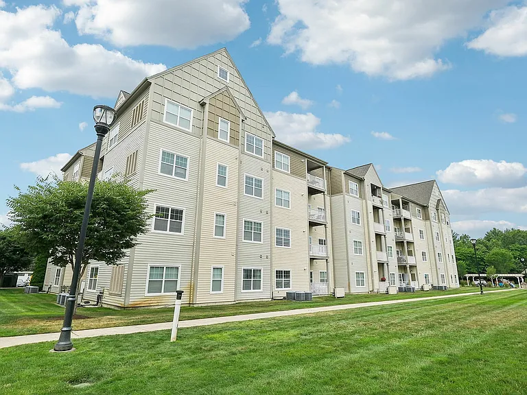 21-web-or-mls-Princeton Way - Unit 1307 - 021
