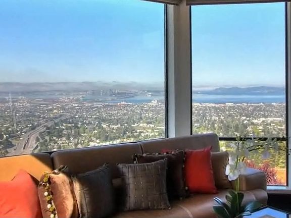 Living Room - San Francisco View