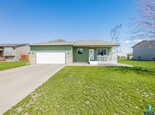 504 Kent St, Harrisburg, SD 57032