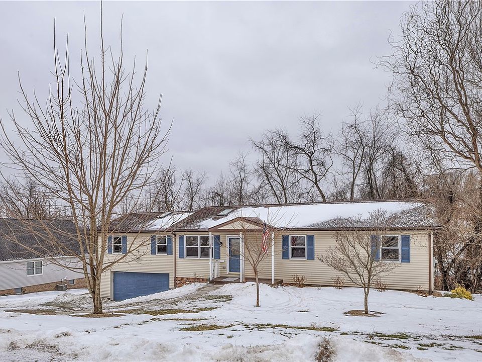 1st image of 10 Danbury Dr