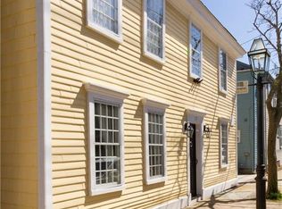 17 3rd St, Newport, RI 02840