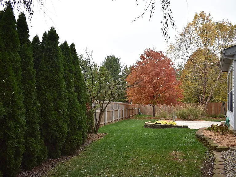 7567 Ladywell Ct — Photo 6