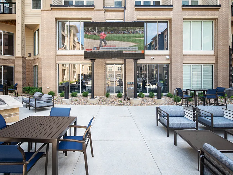 Broadmoor63 — Photo 23