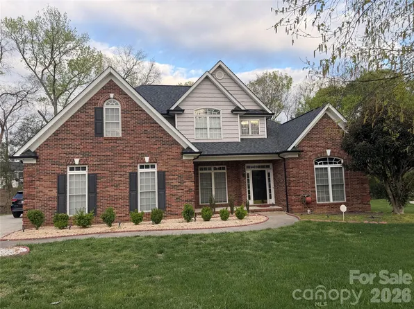 7901 Tottenham Dr, Harrisburg, NC 28075
