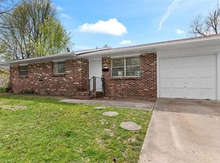 600 Dyer St, Springdale, AR 72762