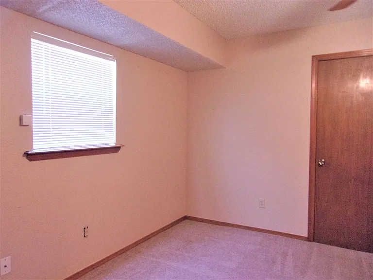 TJ 12 - FFG 8911 8913 — Photo 12