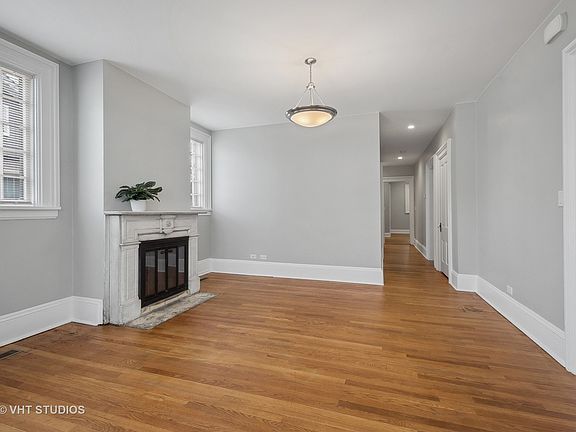 4th image of 1937 Wilmette Ave