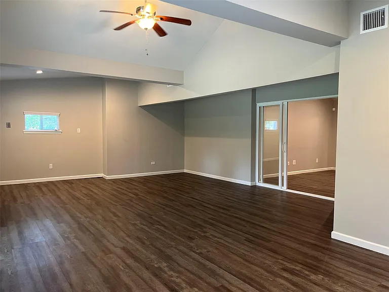 304 S Shadowbend Ave — Photo 17