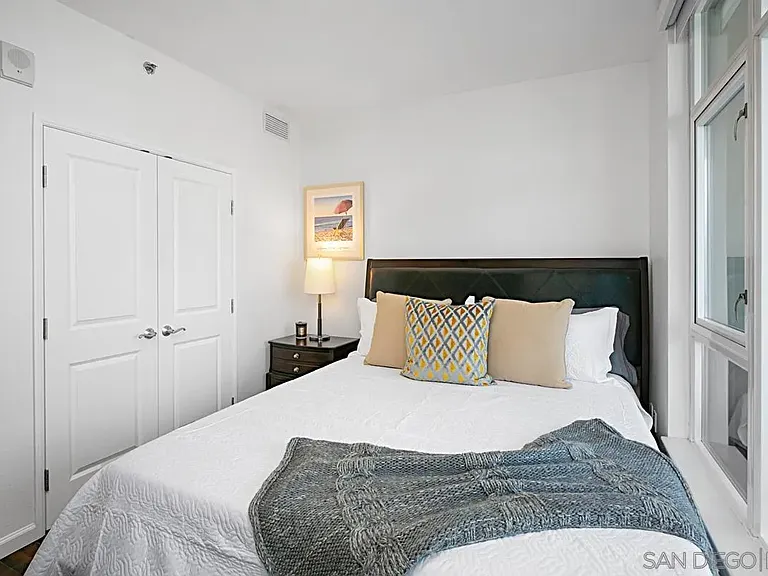 427 9th Ave #808 — Photo 11