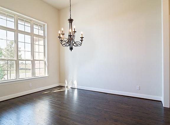 3rd image of 1219 Baird Way