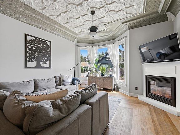 3rd image of 1106 Washington St