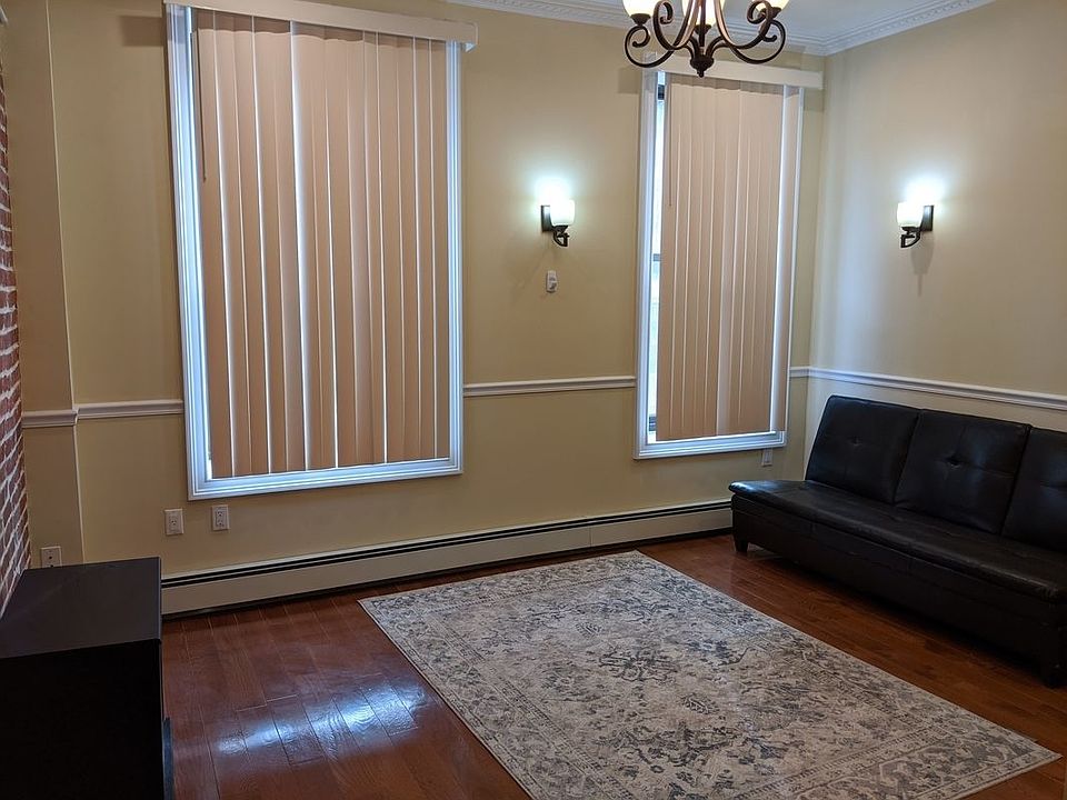 1st image of 245 W 134th St #12