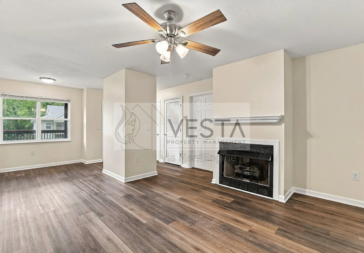 2 bed, 2.0 bath, 1090 sqft, $1,545 — Photo 2
