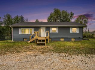 21164 Calvin Hill St, Cassopolis, MI 49031