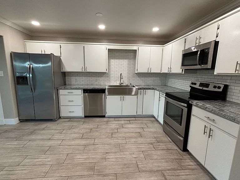 5304 N Hudson Ave — Photo 5