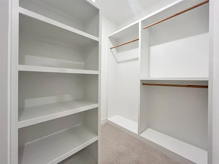 326 Eastwood St — Photo 11