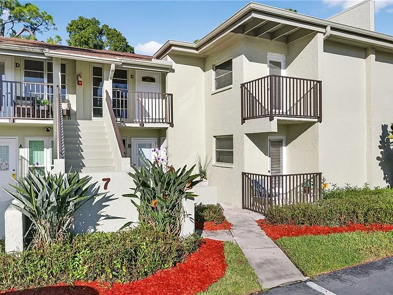 7400 College Pkwy #7C — Photo 1