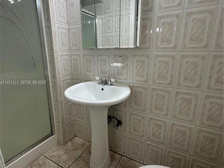 549 W 68th St #4 — Photo 7