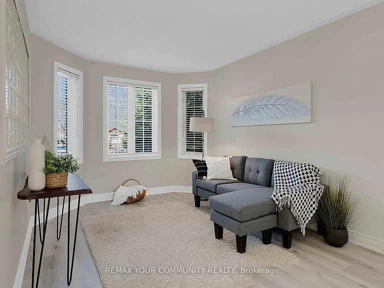 47 Holly Meadow Rd #MAIN — Photo 4