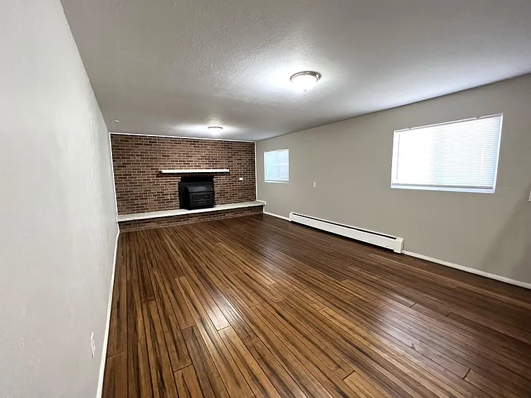 5858 Pierson St — Photo 24