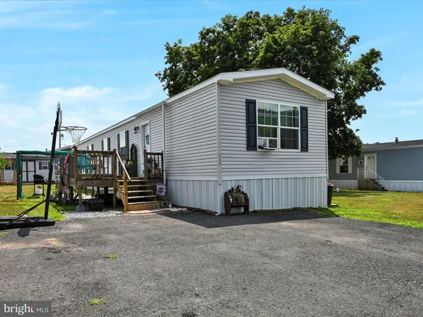 720 Mountain Rd, Pine Grove, PA 17963