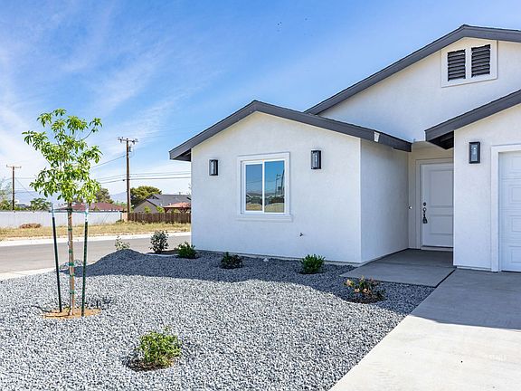 2nd image of 1028 W Willow