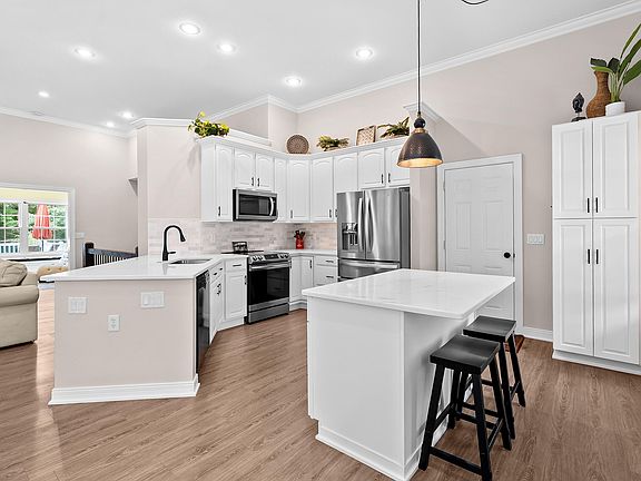 3rd image of 4531 Chasemoor Dr