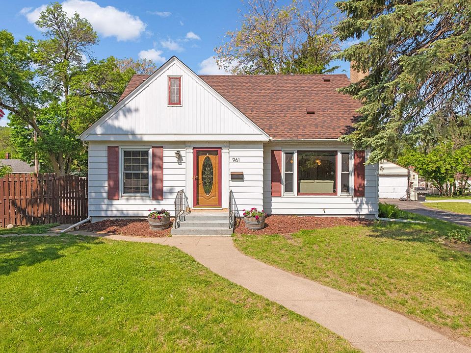 1st image of 961 Oakdale Ave