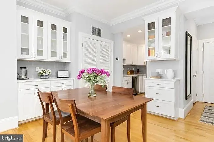 2 bed, 900 sqft, $4,000 — Photo 4