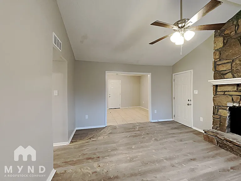 4912 Summitridge Dr — Photo 3