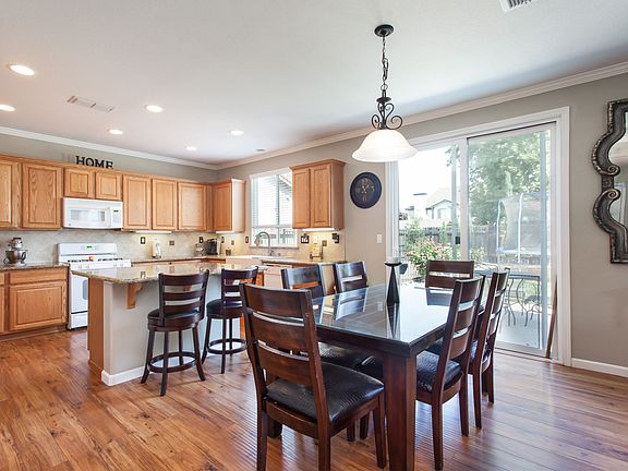 Kitchen open to Family Rm