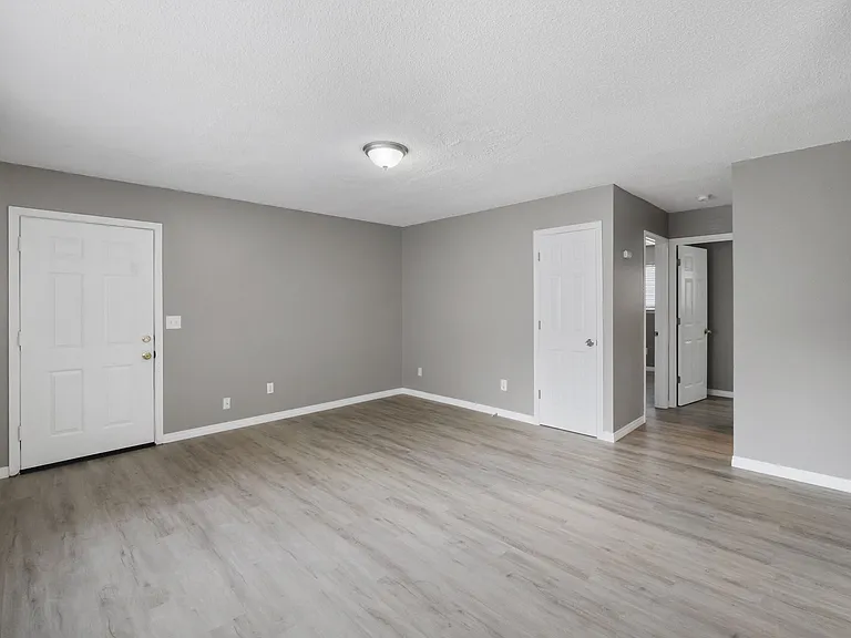South Pacific Apartments — Photo 44