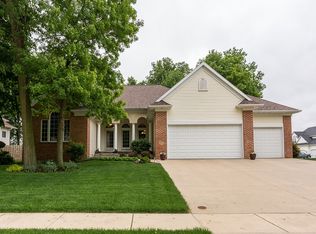 505 Brougham Rd, Robins, IA 52328