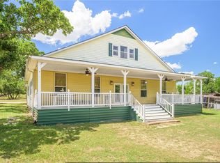 4310 Leslie Rd, Fayetteville, TX 78940