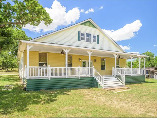 4310 Leslie Rd, Fayetteville, TX 78940