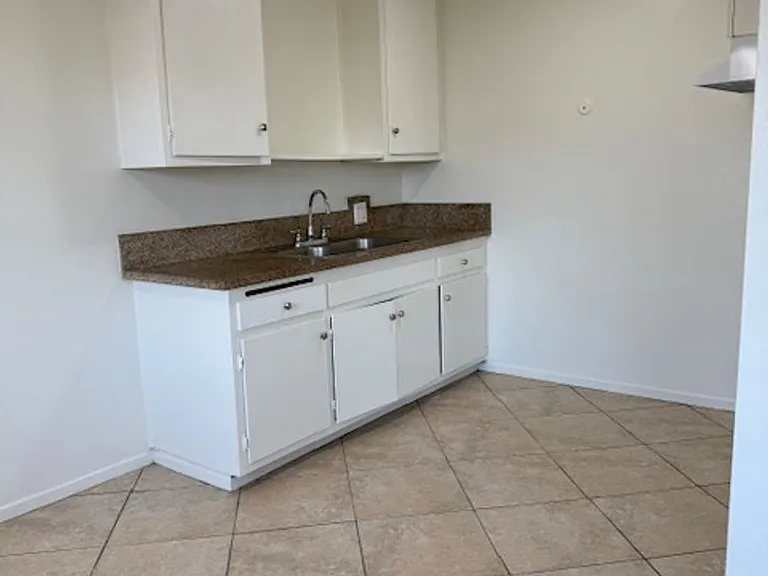 3141-3143 Wabash Ave #1-24 — Photo 5