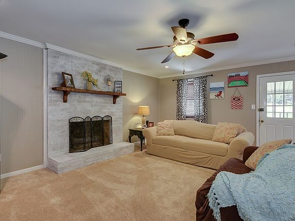 4th image of 123 Wood Creek Dr
