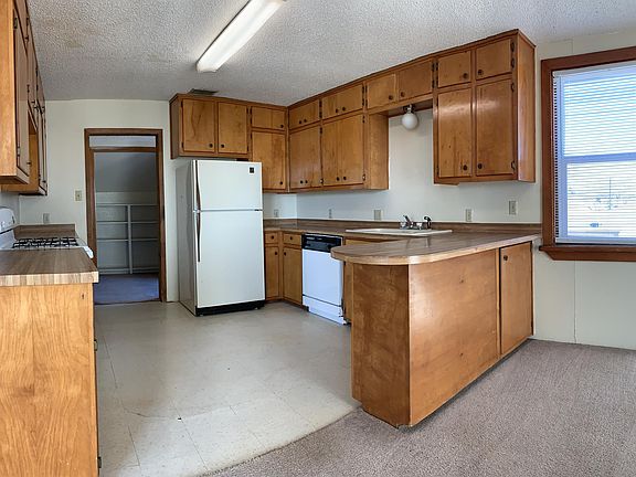4th image of 1800 E 6th St APT C