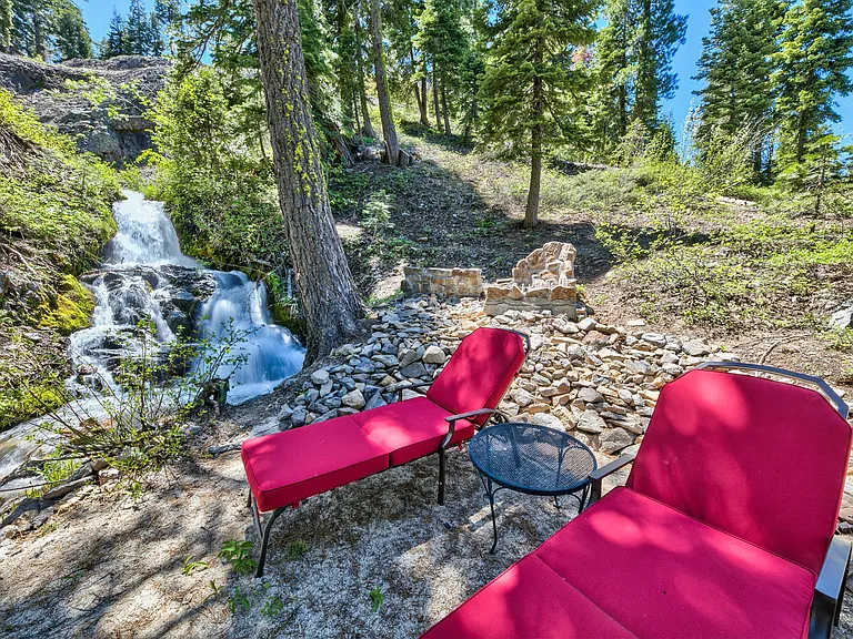 1163 Snow Crest Rd — Photo 23