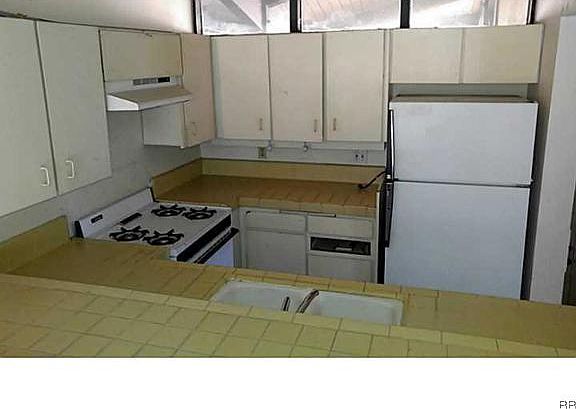 2nd image of 872 Sierra Vista Drive Dr #32