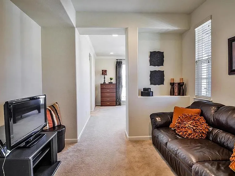 5230 Fioli Loop — Photo 12